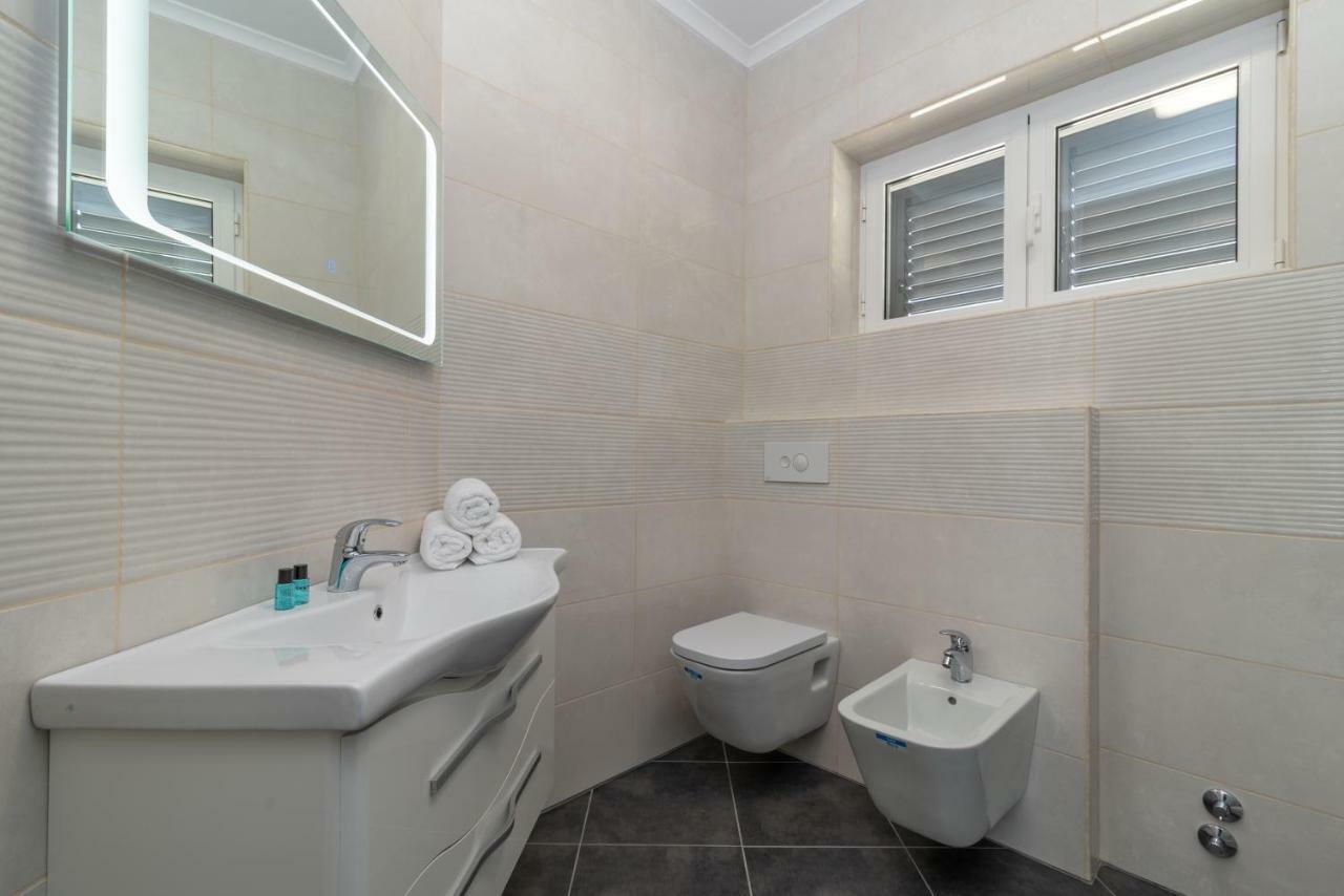 Villa Confido Luxury Apartment 01 Donji Seget Exteriör bild