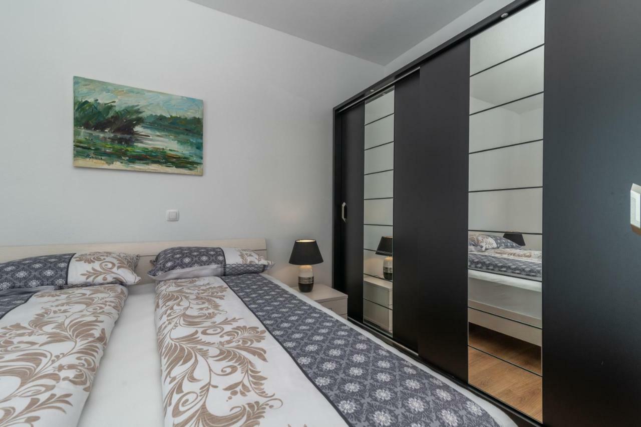 Villa Confido Luxury Apartment 01 Donji Seget Exteriör bild
