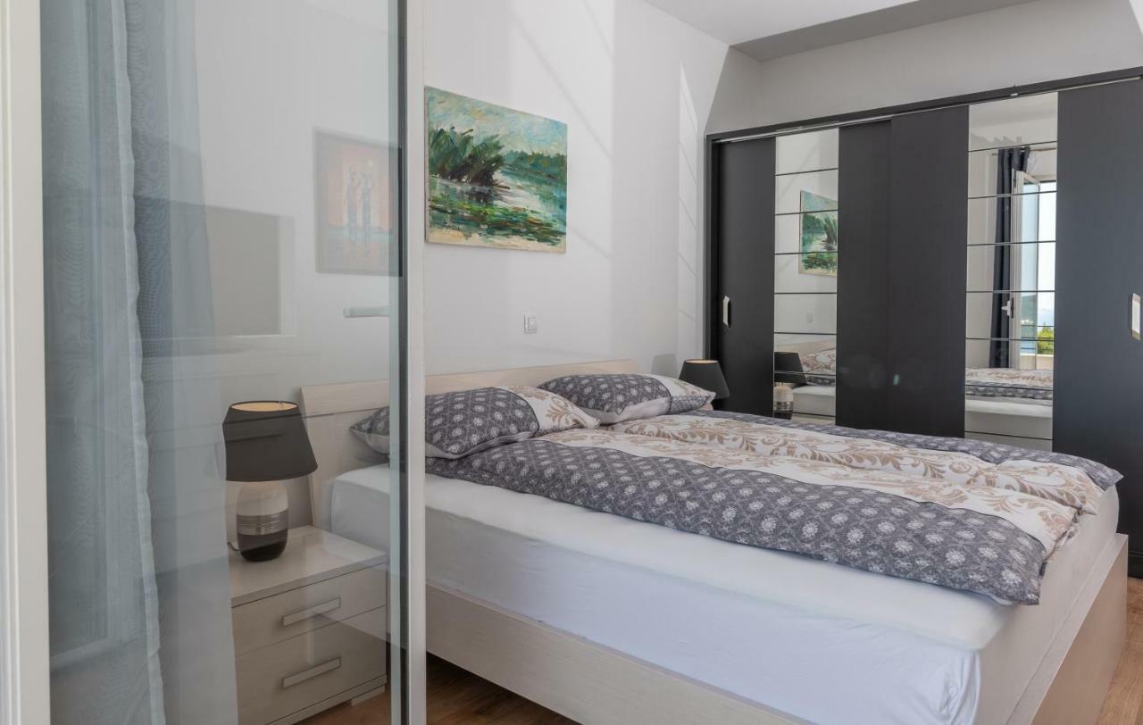 Villa Confido Luxury Apartment 01 Donji Seget Exteriör bild